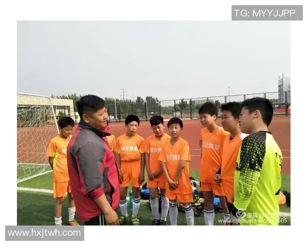 在足球场上讲述梦想与坚持的故事