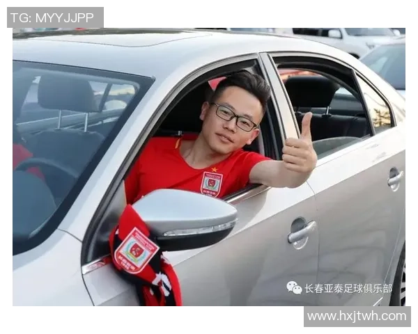 当假变成足球的那一刻我们的梦想与现实交织在一起