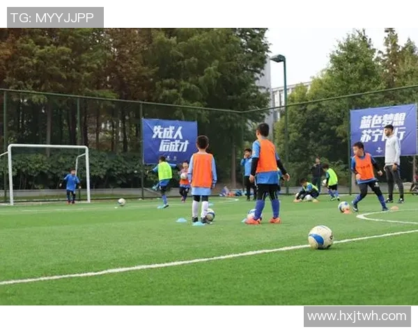 明哲足球社:团结拼搏共创辉煌的青春足球梦想之旅 明哲足球社:团结拼搏共创辉煌的青春足球梦想之旅